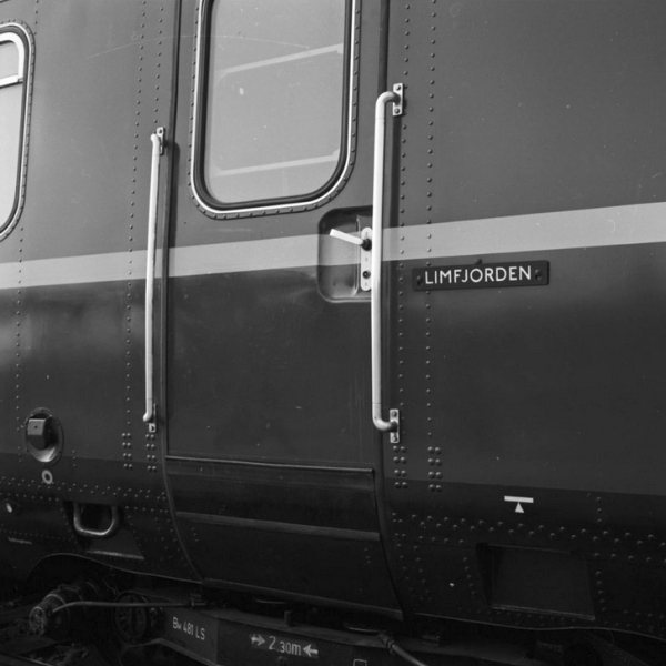 DK11182