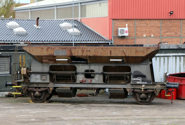 DK15900