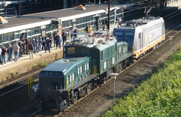 DK8702
